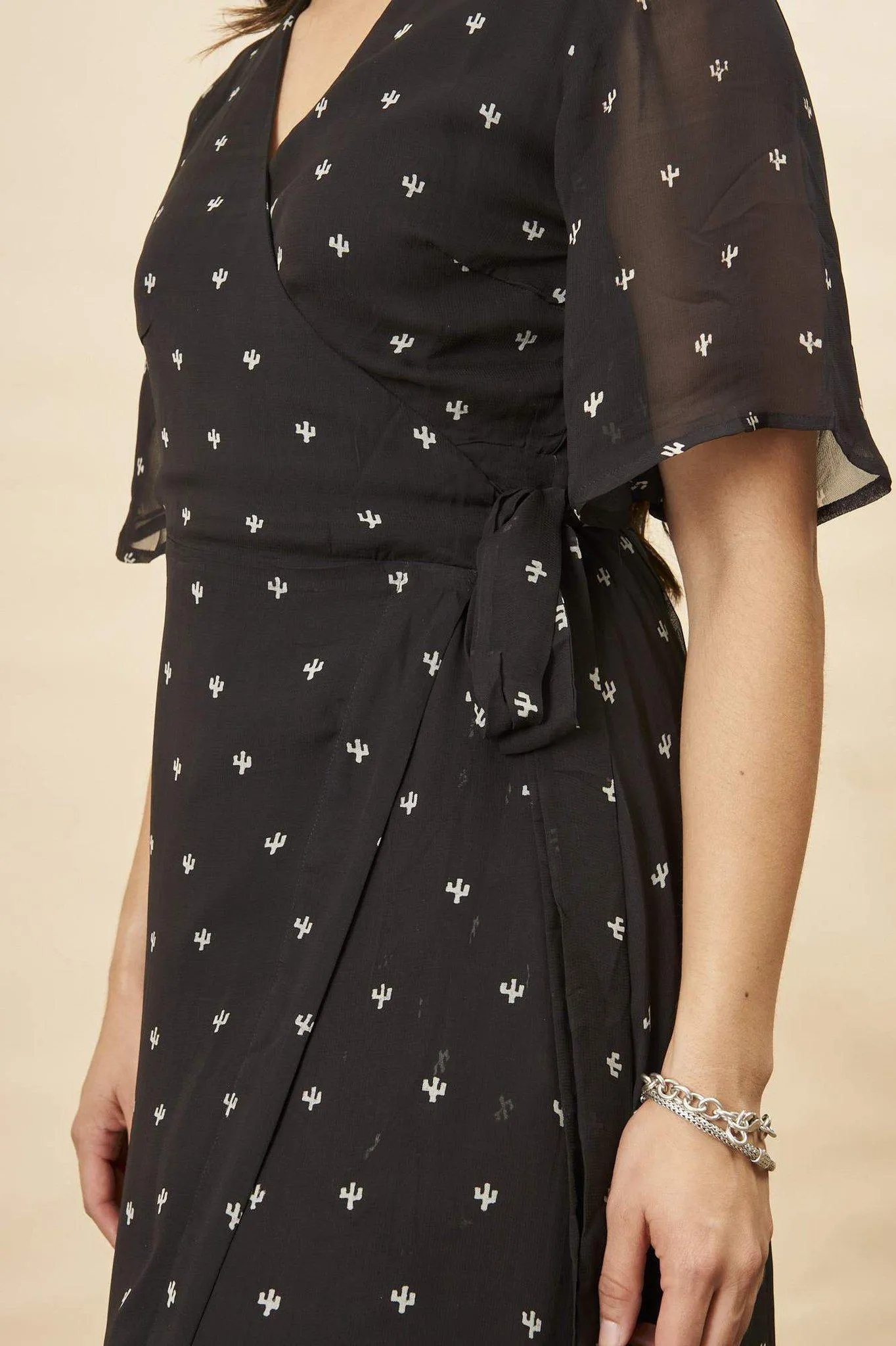 Baby Cacti Butterfly Sleeve Maxi Dress in Black   Cream