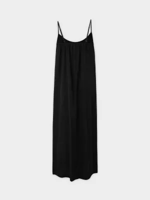 SOLID CREW NECK SLIP DRESS-BLACK