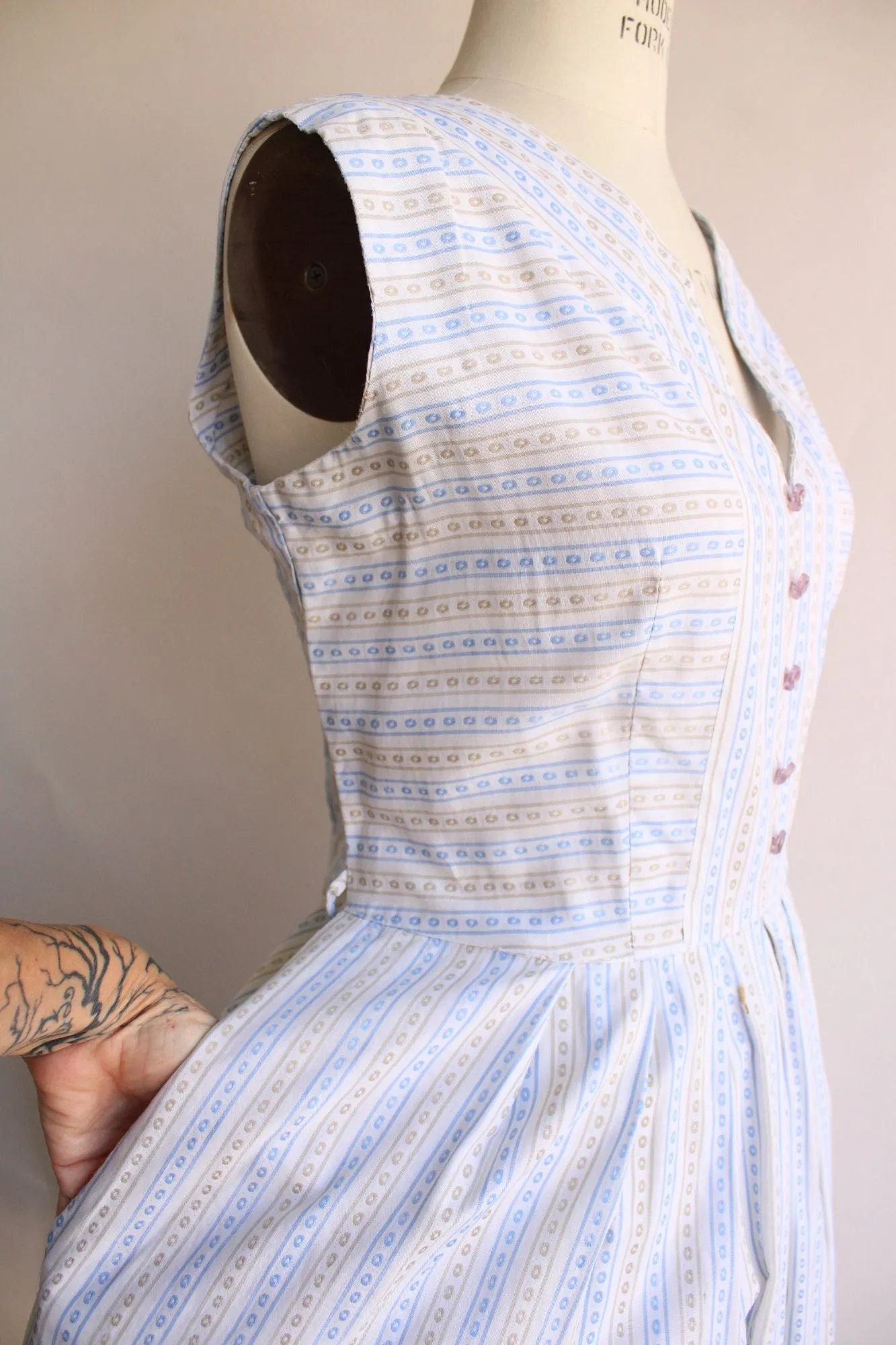 Vintage 1950s 1960s Volup Cotton Shirtwaist Dress